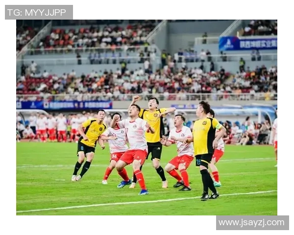 足球明星队成员精彩瞬间大集合展现他们的风采与魅力