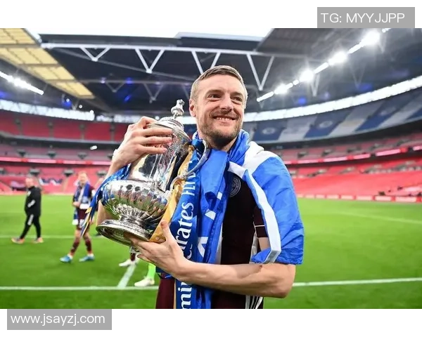 南美足球明星的魅力与帅气风采揭秘,探索他们的传奇人生与场上表现 南美足球明星的魅力与帅气风采揭秘,探索他们的传奇人生与场上表现